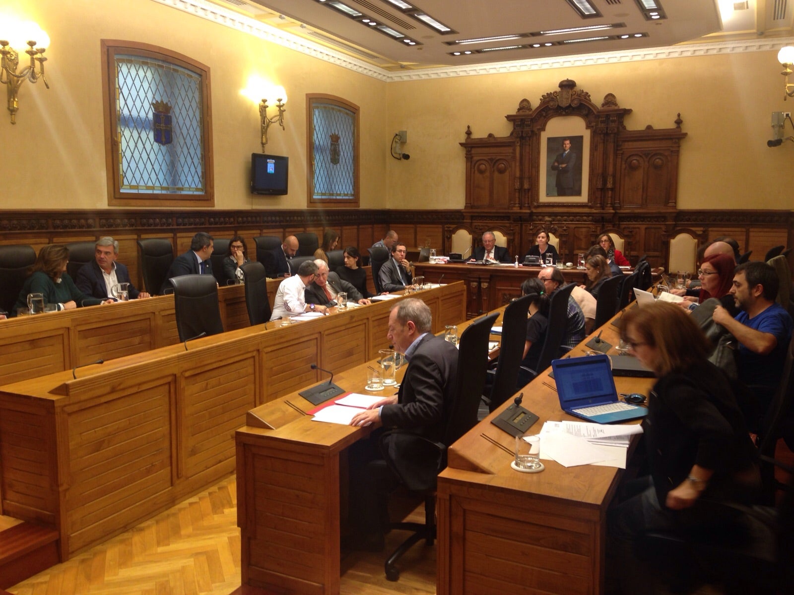 Noticias de Gijón en "Más de Uno" 13/11/2015 con Ana Fierro Noticias de Gijón en "Más de Uno" 13/11/2015 con Ana Fierro