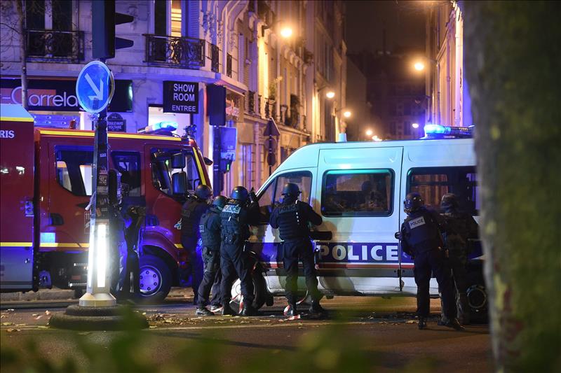 Hallan a un hombre muerto en su casa por una bala perdida durante el ataque en Bataclan Hallan a un hombre muerto en su casa por una bala perdida durante el ataque en Bataclan