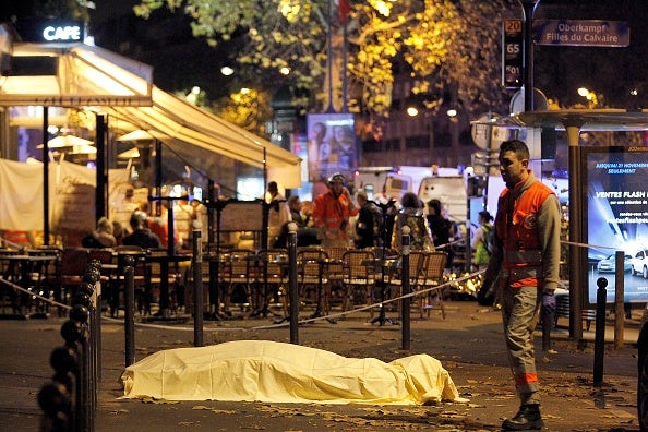 Un total de 103 muertos en los atentados de París ya han sido identificados Un total de 103 muertos en los atentados de París ya han sido identificados