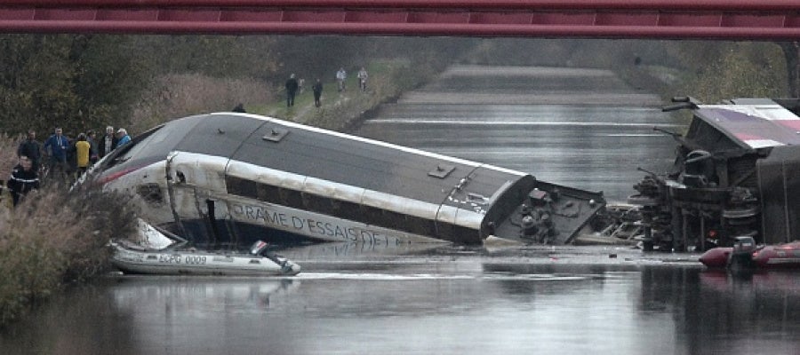 Descarrilamiento de un tren en Alsacia, Francia Descarrilamiento de un tren en Alsacia, Francia