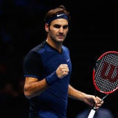 Roger Federer celebra su triunfo ante Tomas Berdych