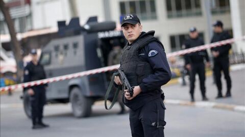 Miembros de la polic&iacute;a en Turqu&iacute;a