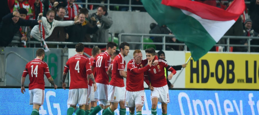 Los jugadores de Hungría celebran el pase a la Eurocopa