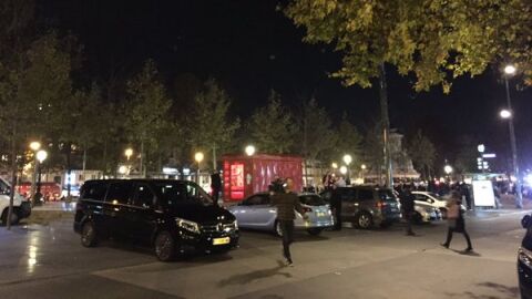 Estampida en la Plaza de la Rep&uacute;blica de Par&iacute;s