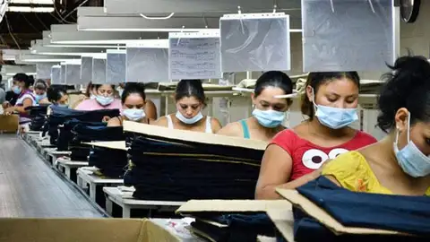 Maquilas Textil en Marruecos - Contraparte Las mujeres de las fábricas del téxtil trabajan horas y horas para empresas europeas