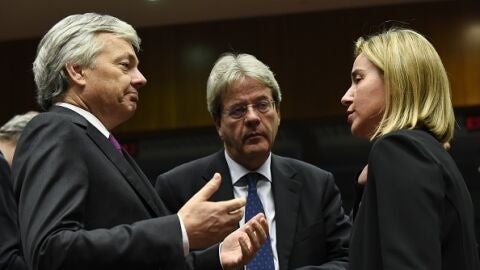 Didier Reynders, con Paolo Gentiloni y Federica Mogherini