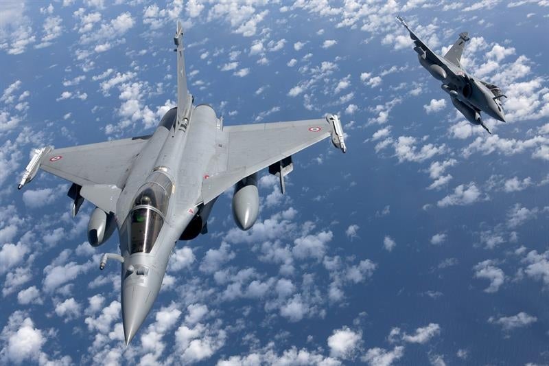 Al menos 33 yihadistas muertos por los bombardeos de la coalición internacional en el norte de Irak Al menos 33 yihadistas muertos por los bombardeos de la coalición internacional en el norte de Irak