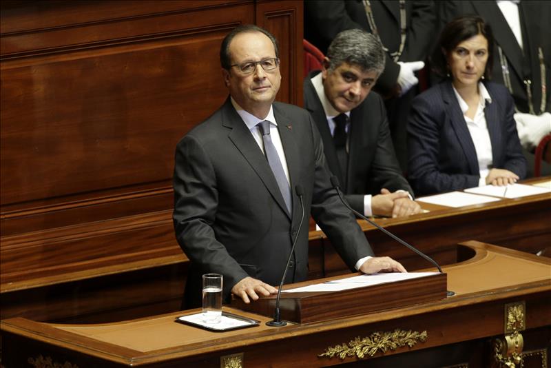Hollande se reúne con Kerry para sentar las bases de una coalición única internacional frente al yihadismo Hollande se reúne con Kerry para sentar las bases de una coalición única internacional frente al yihadismo