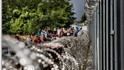 Refugiados en una Frontera de Europa - Contraparte Los refugiados sirios chocan a a cada paso con una frontera en Europa