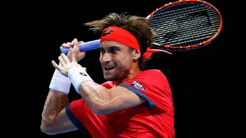 Ferrer ejecuta un revés ante Wawrinka Ferrer ejecuta un revés ante Wawrinka