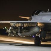 Francia bombardea posiciones del EI en Siria por tercera noche consecutiva