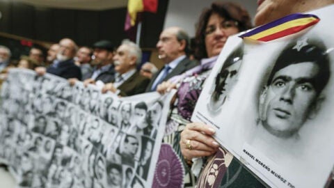 Familiares de v&iacute;ctimas del franquismo