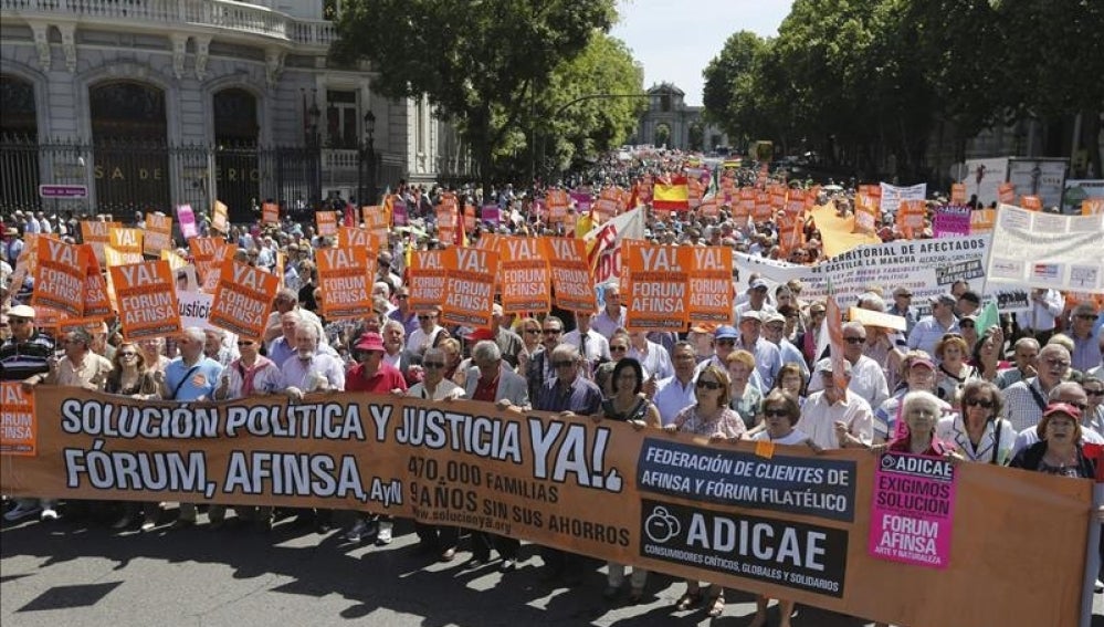 Manifestación en Madrid de afectados de Fórum y Afinsa