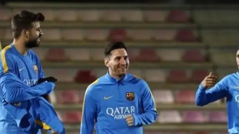 Messi, Piqué y Neymar, en el entrenamiento del Barcelona Messi, Piqué y Neymar, en el entrenamiento del Barcelona