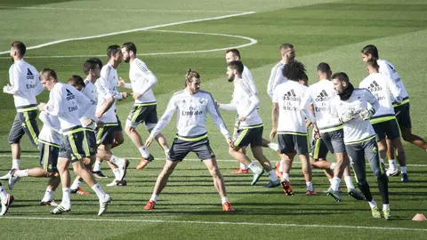 Los jugadores del Real Madrid, durante el entrenamiento Los jugadores del Real Madrid, durante el entrenamiento