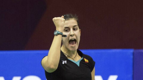 Carolina Mar&iacute;n celebra un punto