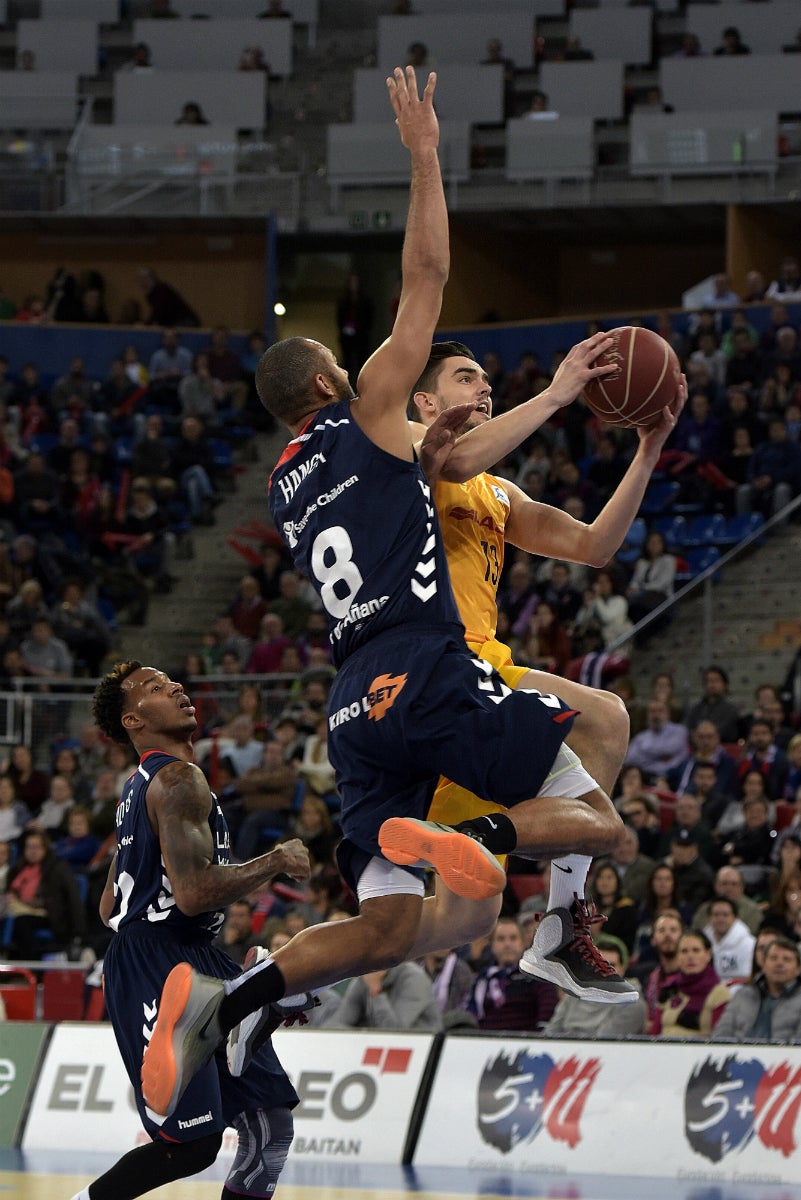 Baloncesto: El Barcelona deja al Valencia líder en solitario Baloncesto: El Barcelona deja al Valencia líder en solitario