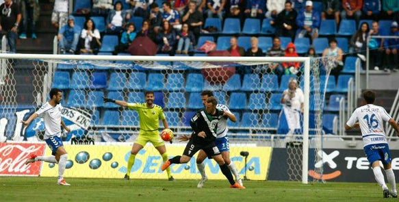 El Tenerife sólo puede empatar ante un Córdoba que no brilló El Tenerife sólo puede empatar ante un Córdoba que no brilló