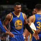 Los jugadores de Golden State celebran la victoria ante los Nuggets Los jugadores de Golden State celebran la victoria ante los Nuggets
