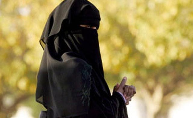"Save me", los desesperados mensajes de una hija, atrapada en la capital de Daesh, a su madre "Save me", los desesperados mensajes de una hija, atrapada en la capital de Daesh, a su madre