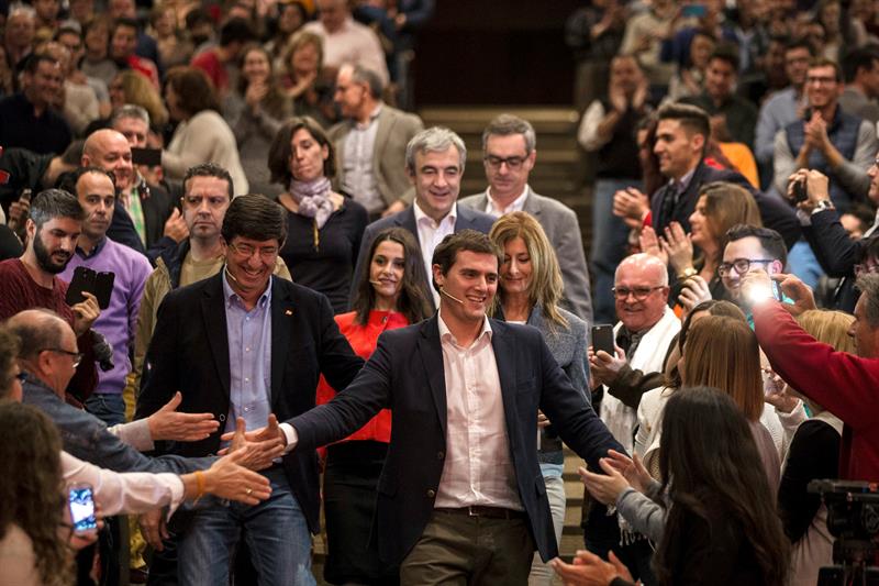 Rubén Amón indulta al votante de Ciudadanos: "Sus inquietudes son tan ambiguas como el propio partido" Rubén Amón indulta al votante de Ciudadanos: "Sus inquietudes son tan ambiguas como el propio partido"