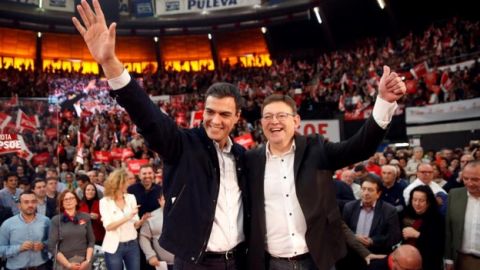 Pedro S&aacute;nchez, con Ximo Puig