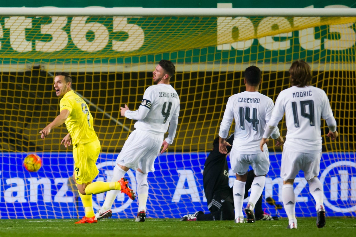 El Real Madrid cae ante el Villarreal y se aleja a cinco puntos de los líderes El Real Madrid cae ante el Villarreal y se aleja a cinco puntos de los líderes
