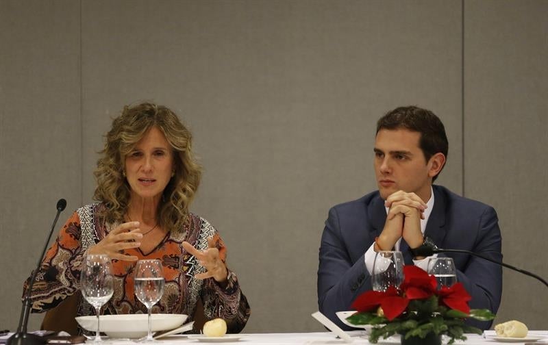 Albert Rivera: "Podemos y Colau utilizan el sufrimiento para hacer política de confrontación" Albert Rivera: "Podemos y Colau utilizan el sufrimiento para hacer política de confrontación"