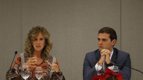 El presidente de Ciudadanos, Albert Rivera, junto a la empresaria y exministra socialista Cristina Garmendia
