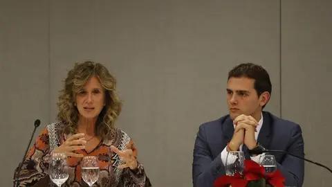 El presidente de Ciudadanos, Albert Rivera, junto a la empresaria y exministra socialista Cristina Garmendia El presidente de Ciudadanos, Albert Rivera, junto a la empresaria y exministra socialista Cristina Garmendia