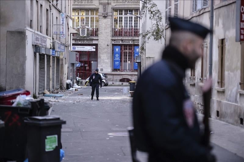 Detenidos cuatro sospechosos de preparar un atentado en París Detenidos cuatro sospechosos de preparar un atentado en París