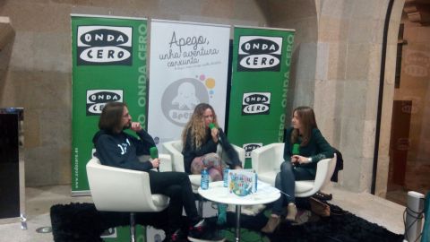 Lydia Botana participa en una entrevista en Onda Cero Pontevedra