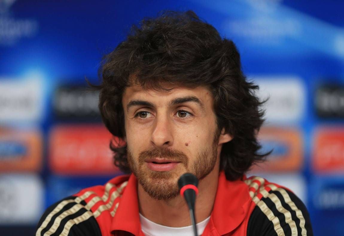 Pablo Aimar: "No es fácil jugar al fútbol como Messi y Maradona en un país tan pasional como Argentina" Pablo Aimar: "No es fácil jugar al fútbol como Messi y Maradona en un país tan pasional como Argentina"