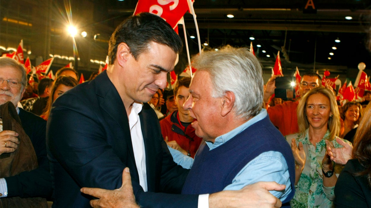 Sánchez : "Rajoy no es libre para luchar contra la corrupción porque es prisionero de los papeles de Bárcenas" Sánchez : "Rajoy no es libre para luchar contra la corrupción porque es prisionero de los papeles de Bárcenas"