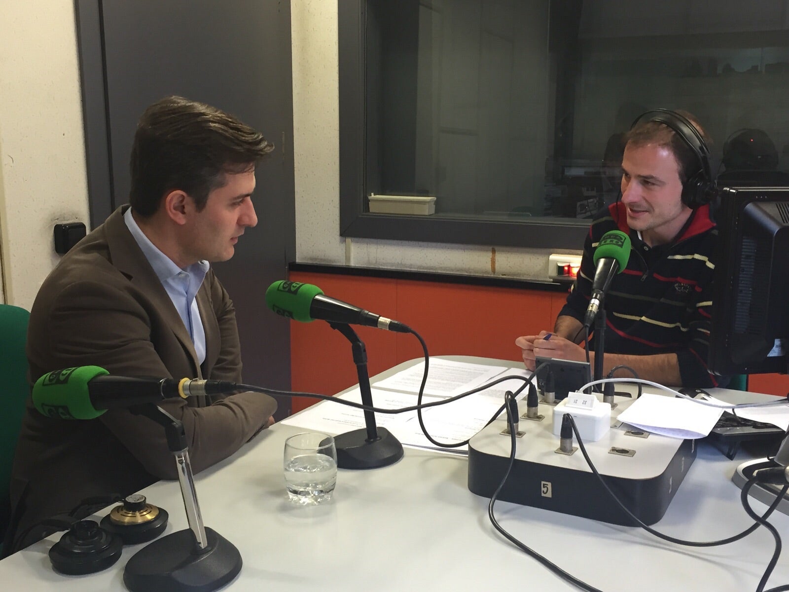 Gijón en la Onda 15/12/2015 con Guillermo Figueroa Gijón en la Onda 15/12/2015 con Guillermo Figueroa