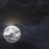 Imagen de una Luna llena
