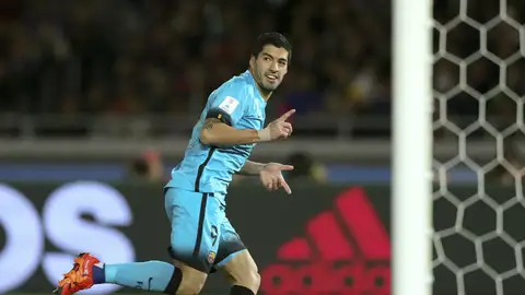 Luis Suárez celebra un gol ante el Guangzhou Luis Suárez celebra un gol ante el Guangzhou