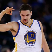 Klay Thompson celebra una canasta ante los Suns Klay Thompson celebra una canasta ante los Suns