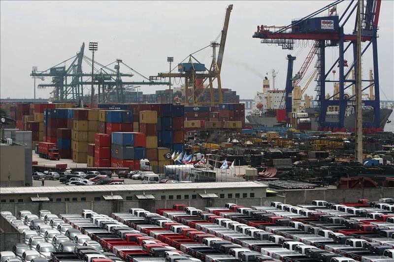 Latinoamérica registrará una recesión del 0,4 % en 2015 y crecerá un 0,2 % en 2016 Latinoamérica registrará una recesión del 0,4 % en 2015 y crecerá un 0,2 % en 2016