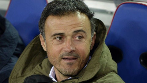 Luis Enrique, en el banquillo del estadio de Yokohama