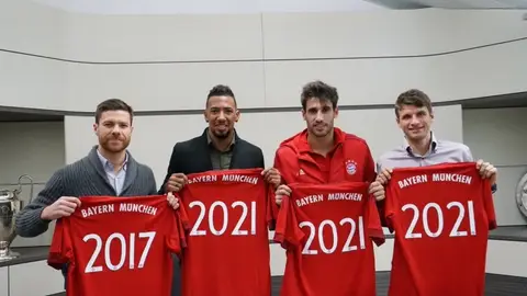 Xabi Alonso, Boateng, Javi Martínez y Müller firman su renovación con el Bayern Xabi Alonso, Boateng, Javi Martínez y Müller firman su renovación con el Bayern