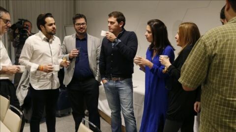 Rivera, en un desayuno poco antes de presidir la reuni&oacute;n del Comit&eacute; de Campa&ntilde;a