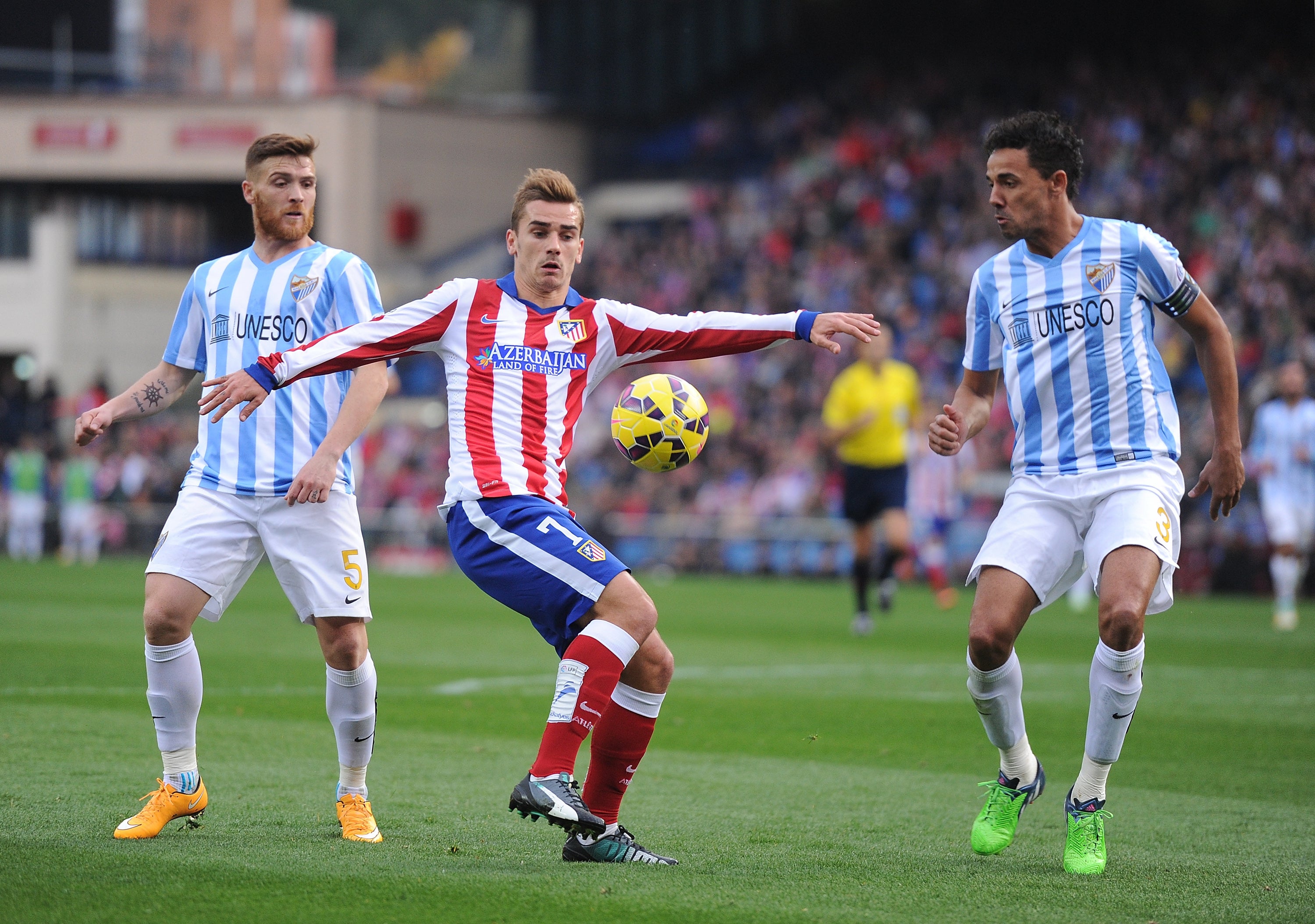 El Málaga gana al Atlético y evita el liderato en solitario rojiblanco El Málaga gana al Atlético y evita el liderato en solitario rojiblanco