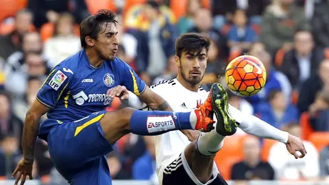 Andre Gomes pelea con Damián Suárez Andre Gomes pelea con Damián Suárez