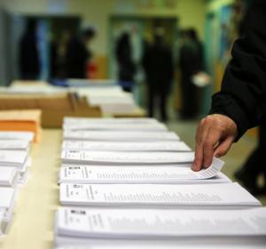Los españoles ya han empezado a votar Los españoles ya han empezado a votar