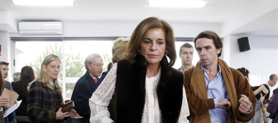 José María Aznar y Ana Botella acuden a votar