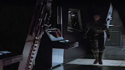 Darth Vader se enfurece porque Luke Skywalker ha votado a los rojos Vídeo de Flooxer en el que Darth Vader se enfurece porque Luke Skywalker ha votado a los rojos