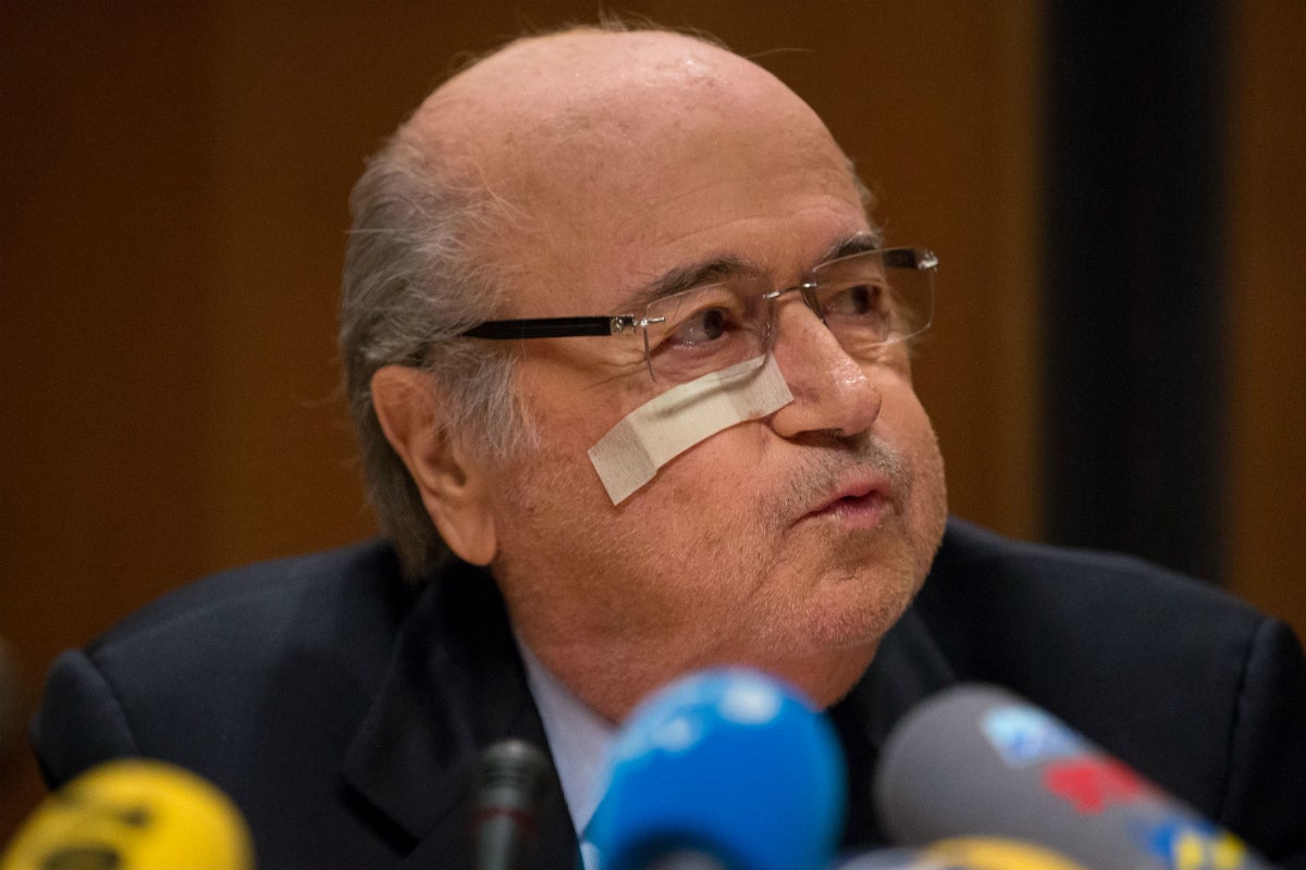 Joseph Blatter: "Me siento como un 'punching-ball'" Joseph Blatter: "Me siento como un 'punching-ball'"
