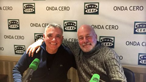 Juan Ram&oacute;n Lucas y Ram&oacute;n Lobo en los estudios de Onda Cero en Madrid