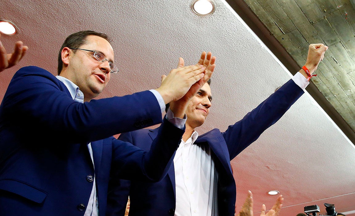 Pedro Sánchez: "Corresponde a la primera fuerza política la intención de formar gobierno" Pedro Sánchez: "Corresponde a la primera fuerza política la intención de formar gobierno"